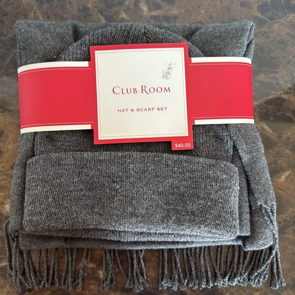 New! Men's Gray Beanie and Fringed Scarf Set